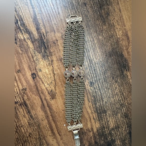 Gorgeous chain link gold jewel bracelet and earrings set - Picture 14 of 14